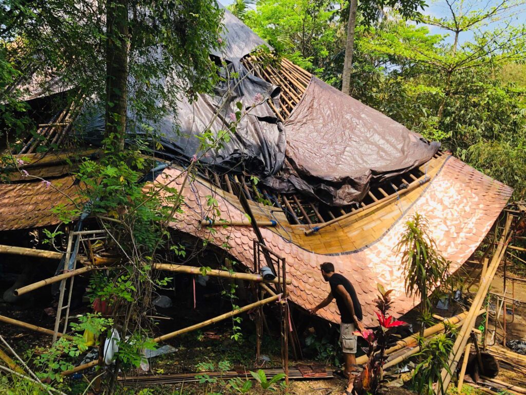 Innovations In Traditional Sirap Roofing Building With Bamboo Splits