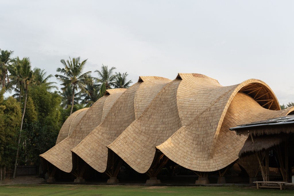 BAMBOO U -x Arc at The Green School by IBUKU Bali