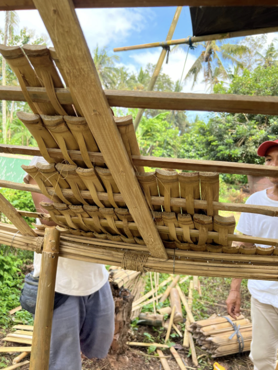 BAMBOO U - BAMBOO SHINGLE ROOFING PLACEMENT