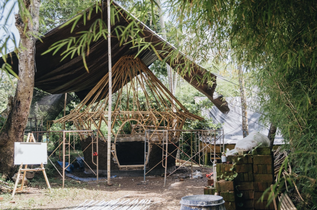 BAMBOO U - Mud Yurt in Process