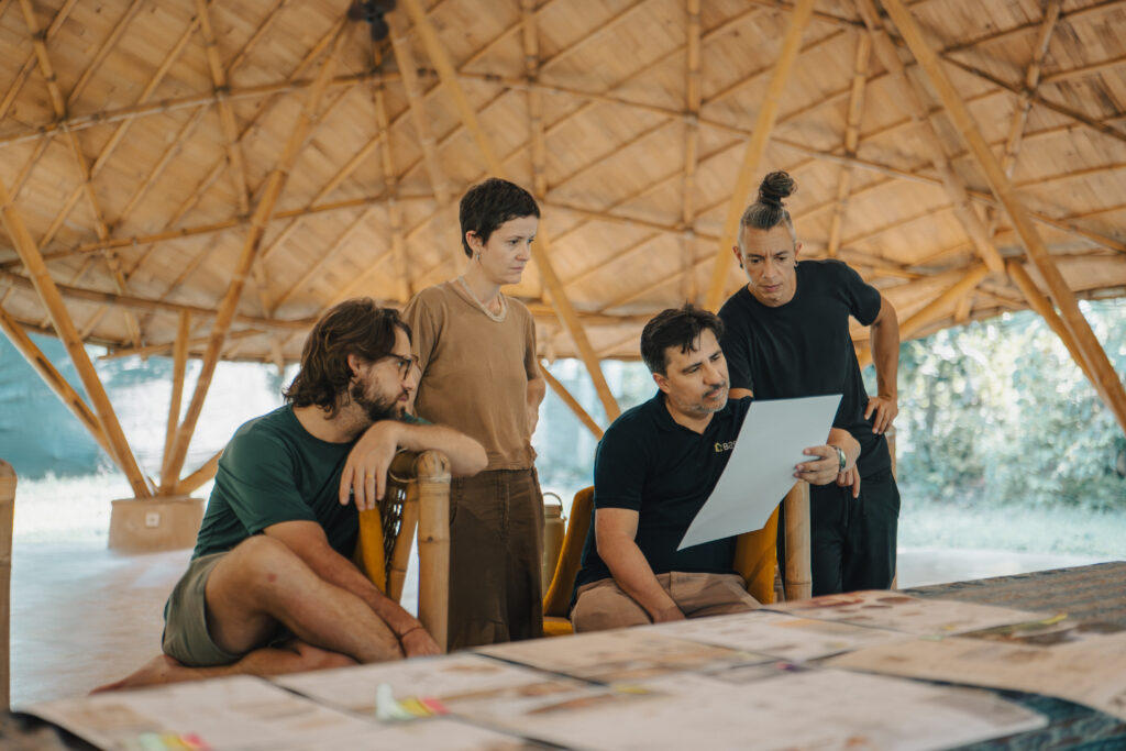 Orin Hardy, Elora Hardy, Luis Felipe Lopez and Luis Echeverría judging the bamboo social housing competition